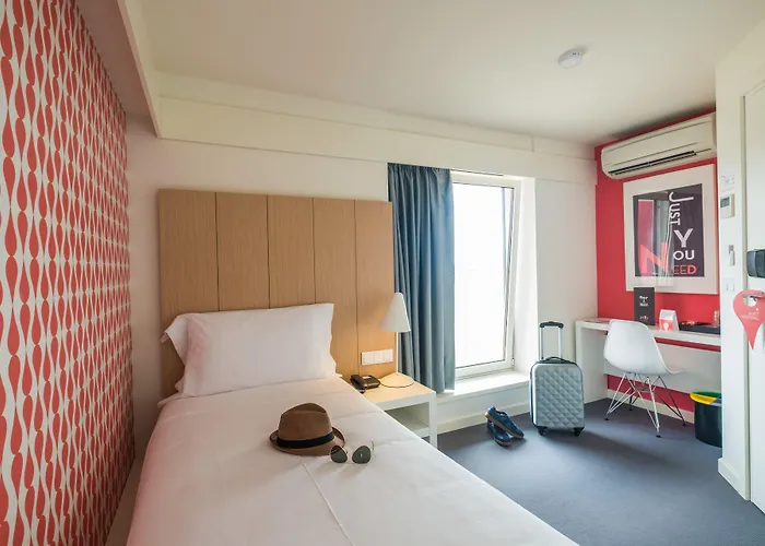 Centro Trindade 3* Oporto