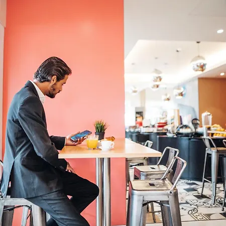 Centro Trindade فندق